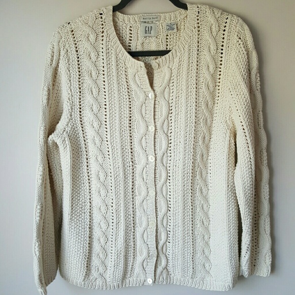 Vintage GAP Chunky Cable knit Cardigan Medium Vintage GAP Chunky Cable knit Cardigan Medium
